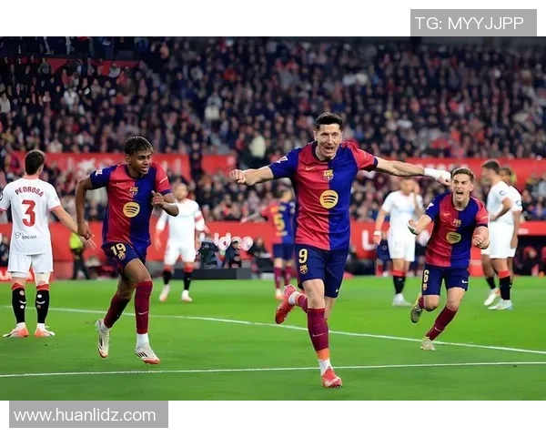 阿纳森与巴伦西亚的激烈对决揭示足球战术与团队合作的魅力 阿纳森与巴伦西亚的激烈对决揭示足球战术与团队合作的魅力