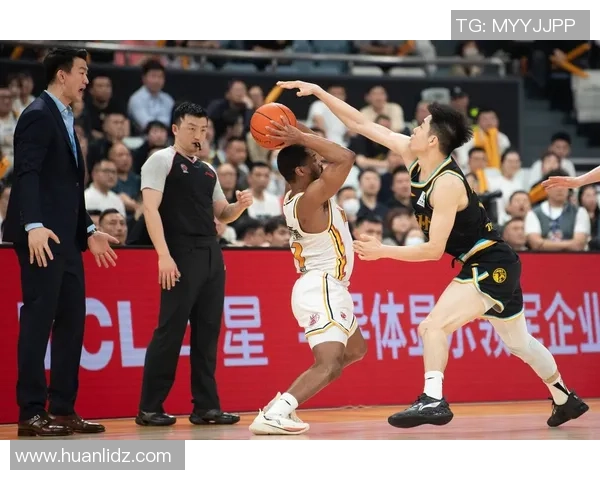 CBA浙江队与北京市队激战正酣谁能在这场对决中笑到最后