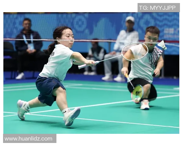 从零起步羽毛球双打技巧全解析助你成为场上明星